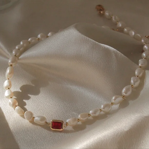 PEARL NECKLACE - Picture 1 of 3